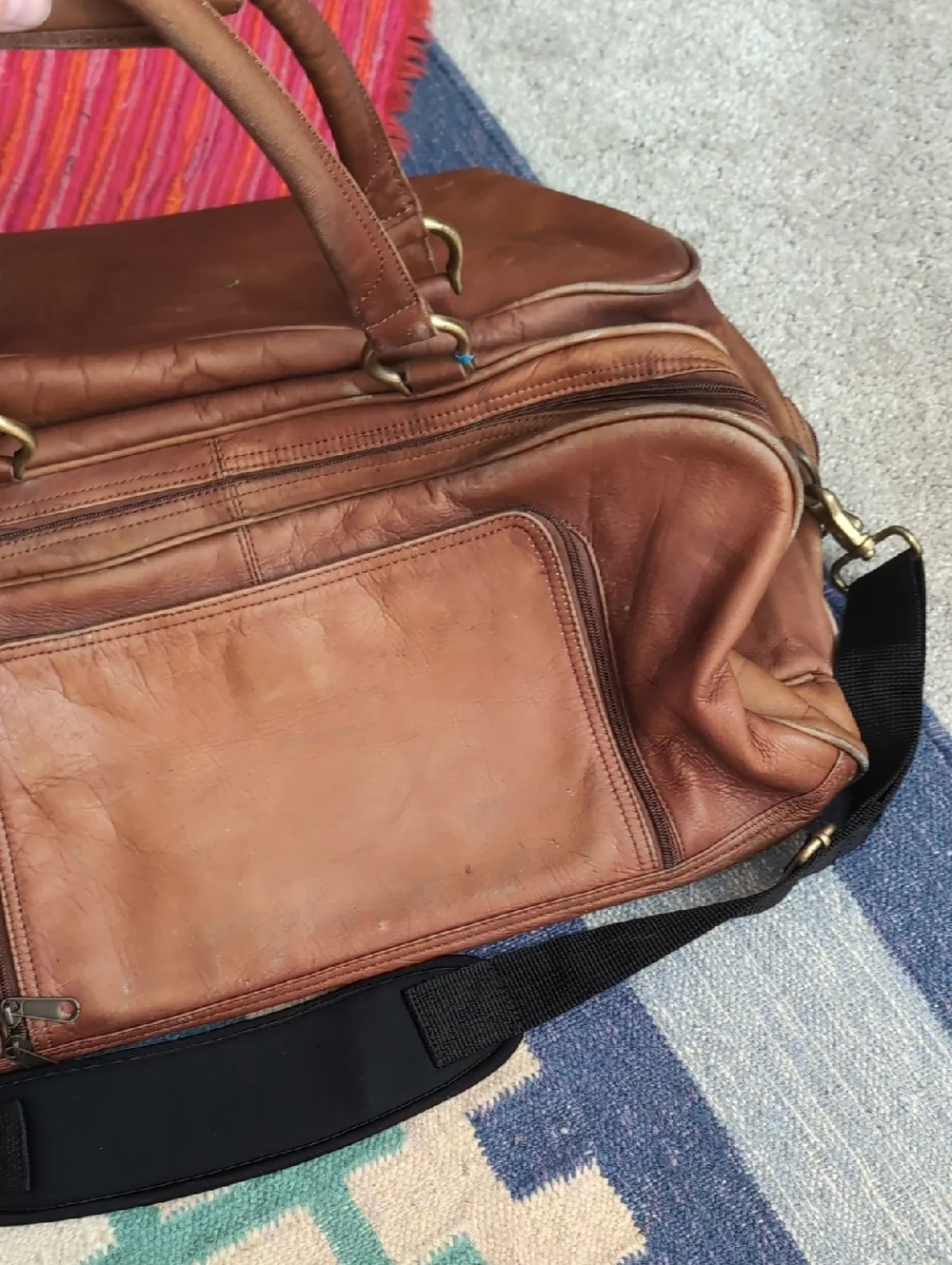 Brown Leather Weekender Bag Many Pockets & Heavy Duty Comfort Arm Strap